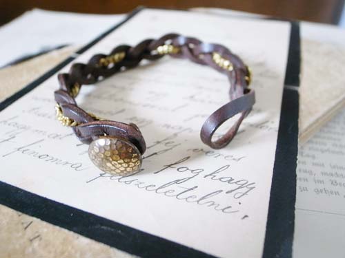 レザーブレスレット