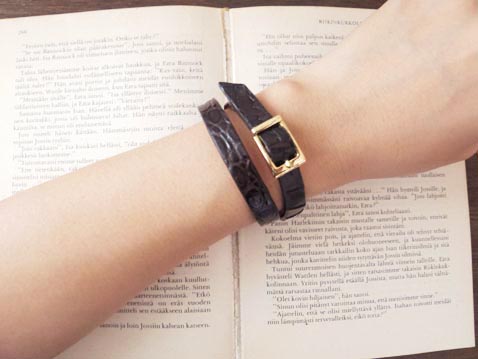 レザーブレスレット