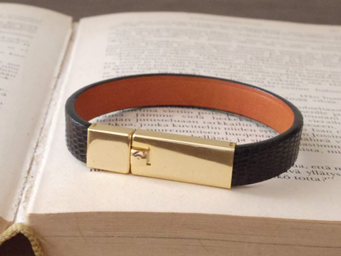 レザーブレスレット