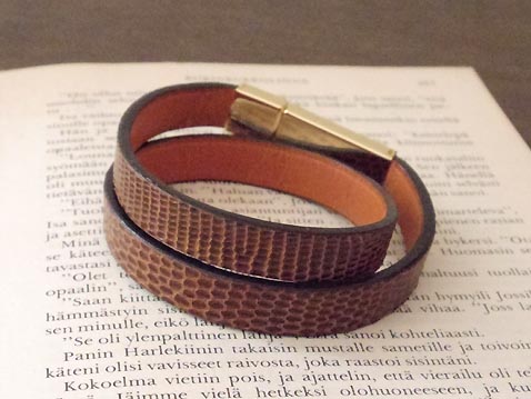 レザーブレスレット