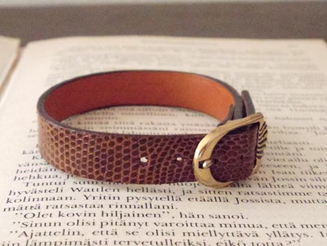 レザーブレスレット