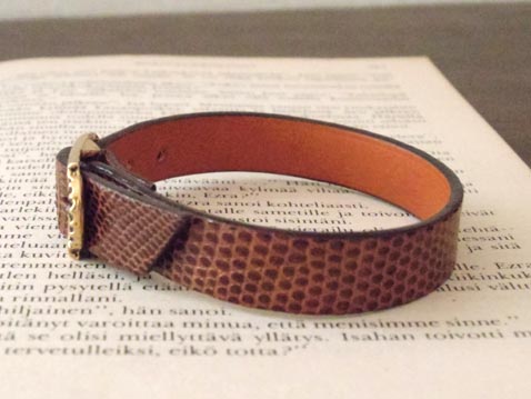 レザーブレスレット