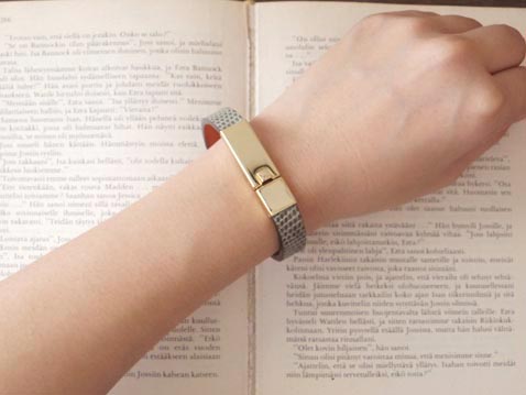 レザーブレスレット