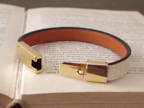 レザーブレスレット