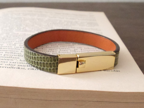 レザーブレスレット