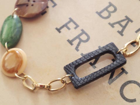 レザーブレスレット